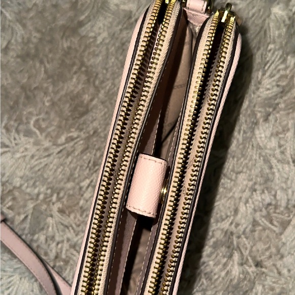 Michael Kors pink crossbody bag - Picture 3 of 7
